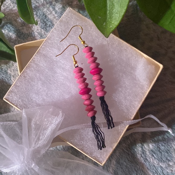Magenta Pink Hand Crafted Macrame Tassel Fringe Earrings Wood Beaded Accents - Picture 5 of 9